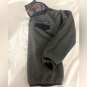Patagonia gray fleece sweatshirt